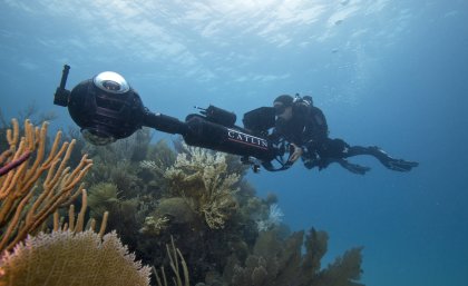 SVII camera system surveying coral reefs. SVII camera system surveying coral reefs.